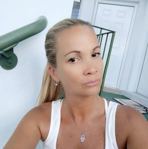 Meet your Posher, Sabrina